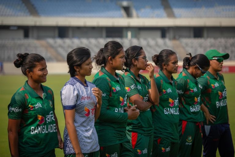 হারলেও লড়াকু বাংলাদেশ নারী দল: দক্ষিণ আফ্রিকার কাছে হার, তবে মিলেছে ২০২৮ বিশ্বকাপের টিকিট!