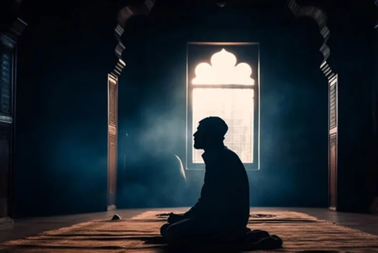 সুদিনে আল্লাহকে স্মরণ করার গুরুত্ব: কেন এটি মুমিনের অন্যতম শ্রেষ্ঠ ইবাদত?