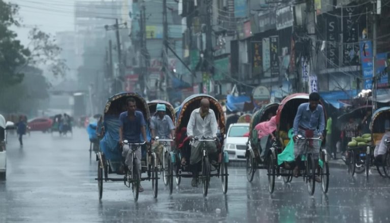 আবহাওয়ার মেগা আপডেট: জুলাইয়ে স্বাভাবিক বৃষ্টির মাঝেও ৩ অঞ্চলে বন্যার বড় শঙ্কা, আজ সারা দেশে বৃষ্টির পূর্বাভাস